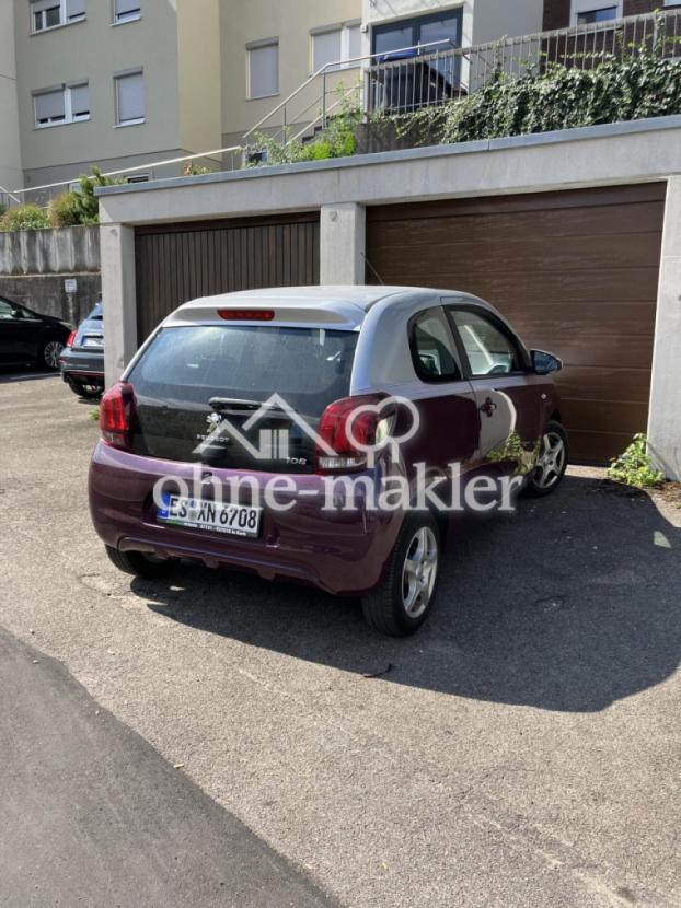 Stellplatz vor Garage