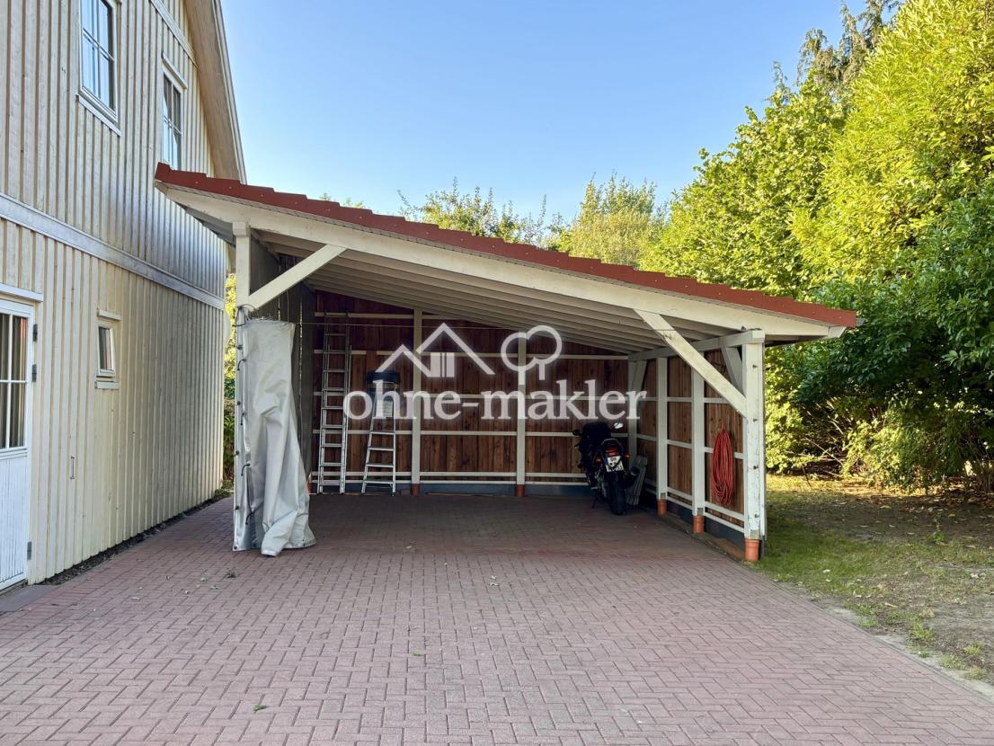 Carport mit Parkfläche