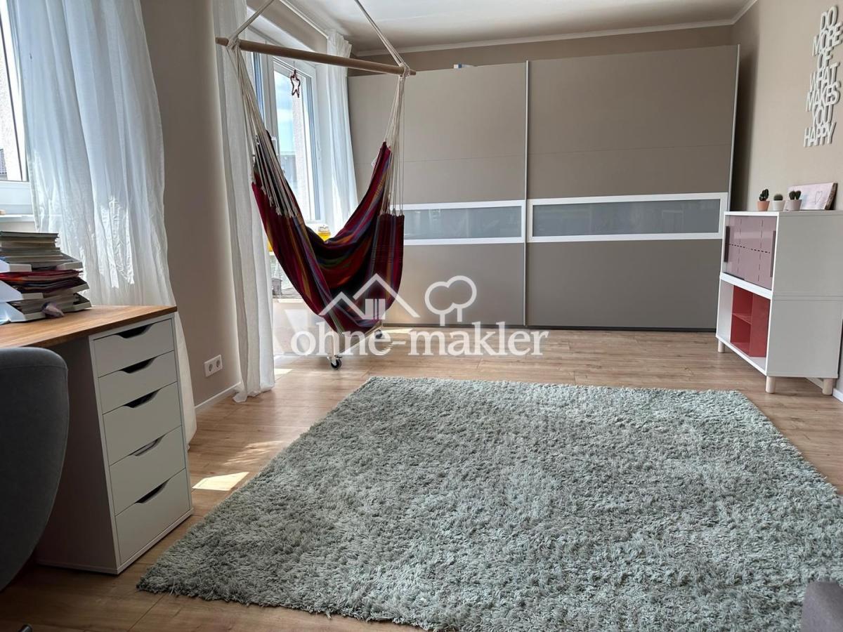 Schlafzimmer 1