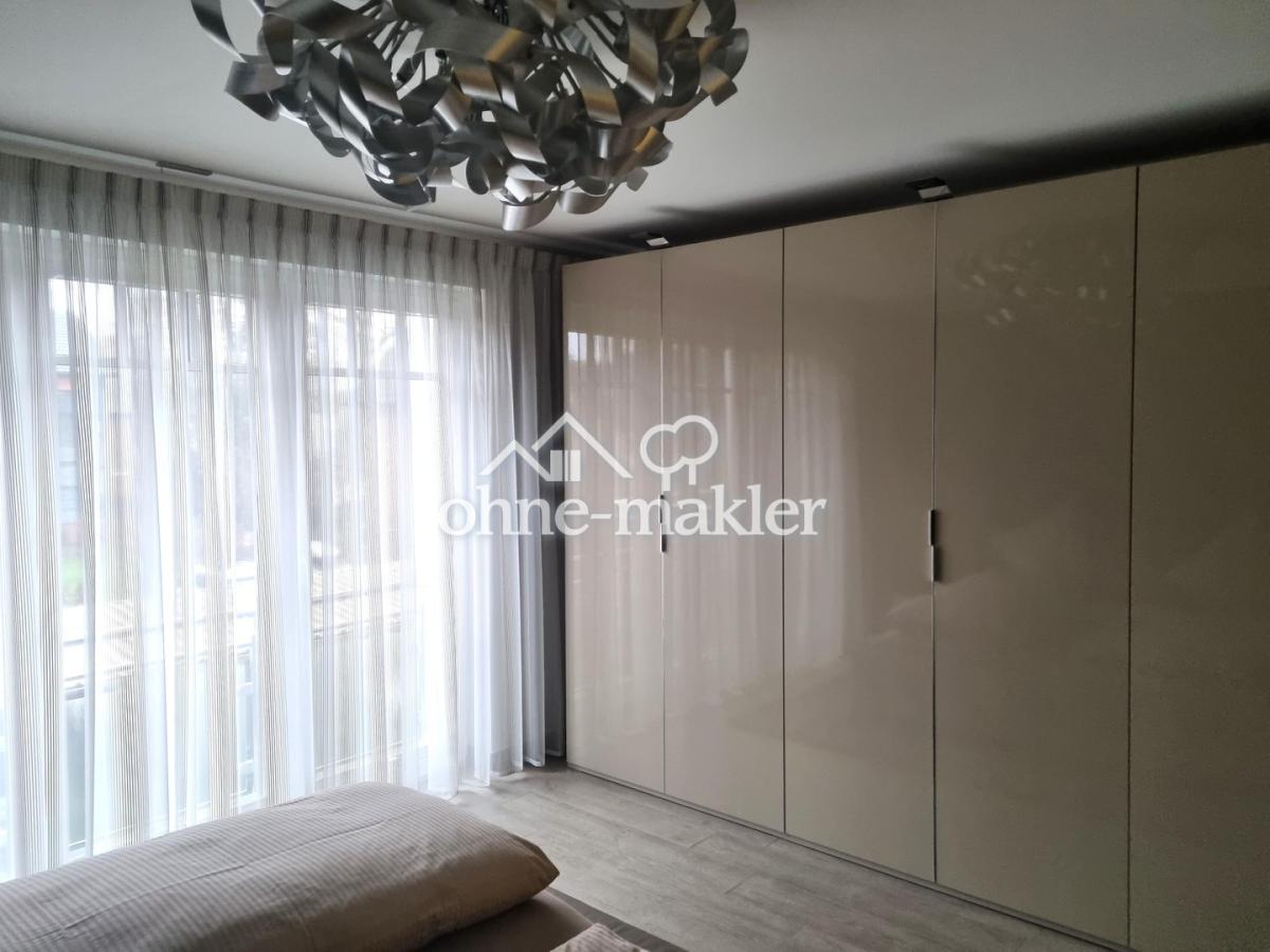 sehr großer Kleiderschrank