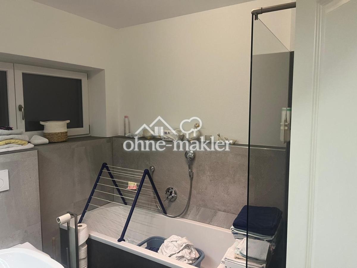 Vollbad 1.OG Dusche Wanne WC