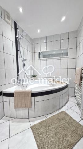 Bad mit Wanne
