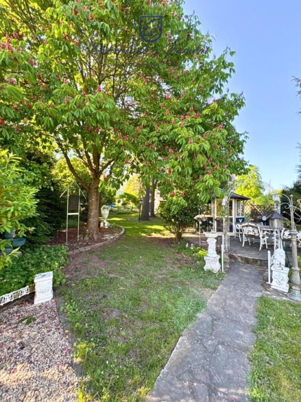 Weg zum Pavillon