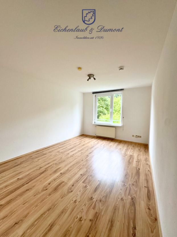 Wohn- & Schlafzimmer