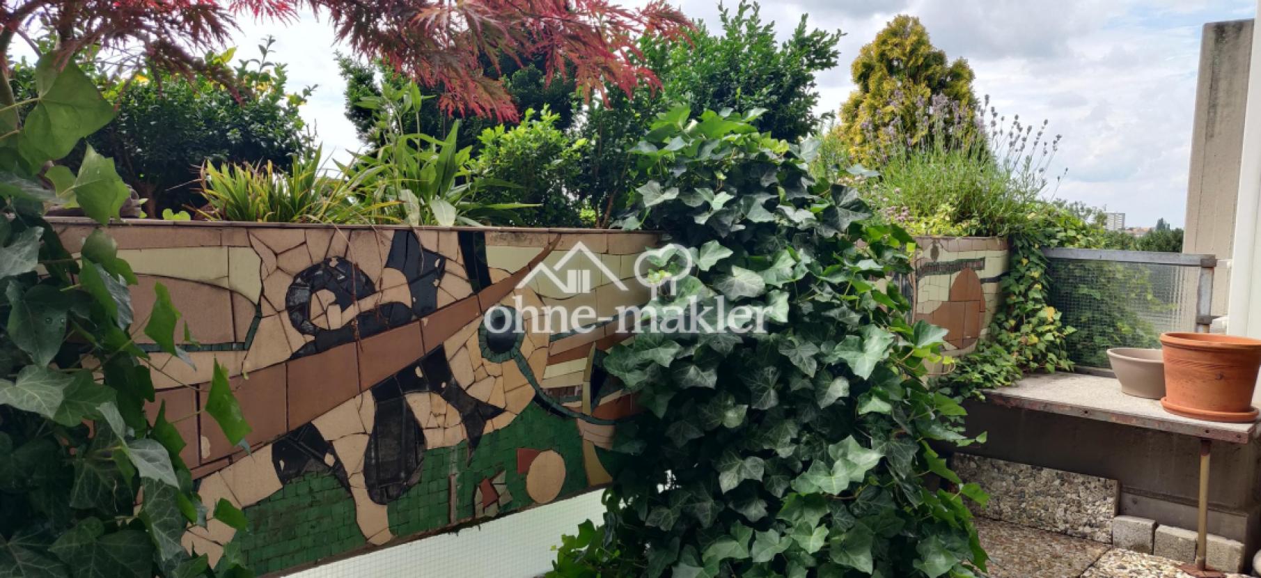 Balkon mit Mosaik