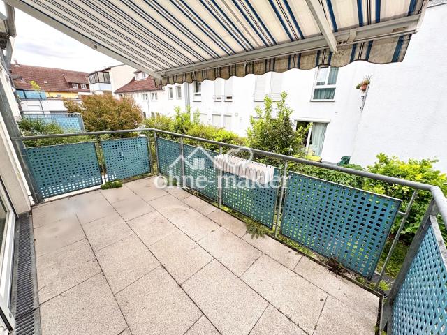 Balkon mit Markise elektrisch