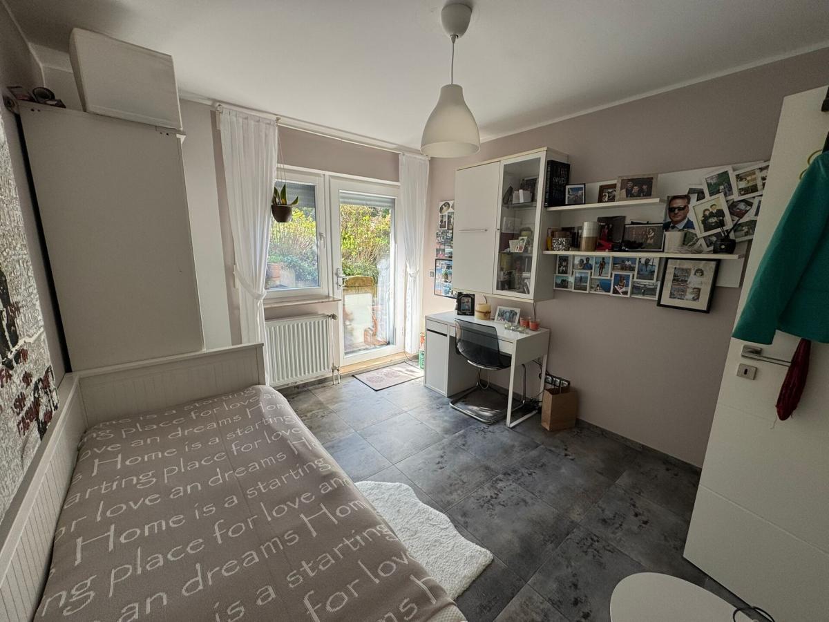 Schlafzimmer 1 UG
