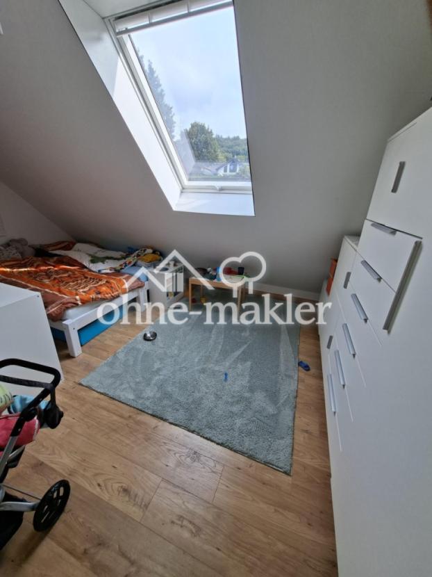 Kinderzimmer (links)
