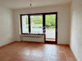 Wohnzimmer, Blick auf Loggia