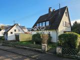 Ansicht mit Vorgarten & Garage