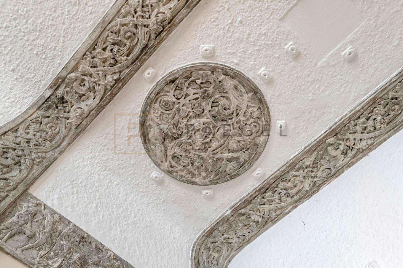 Deckendetail