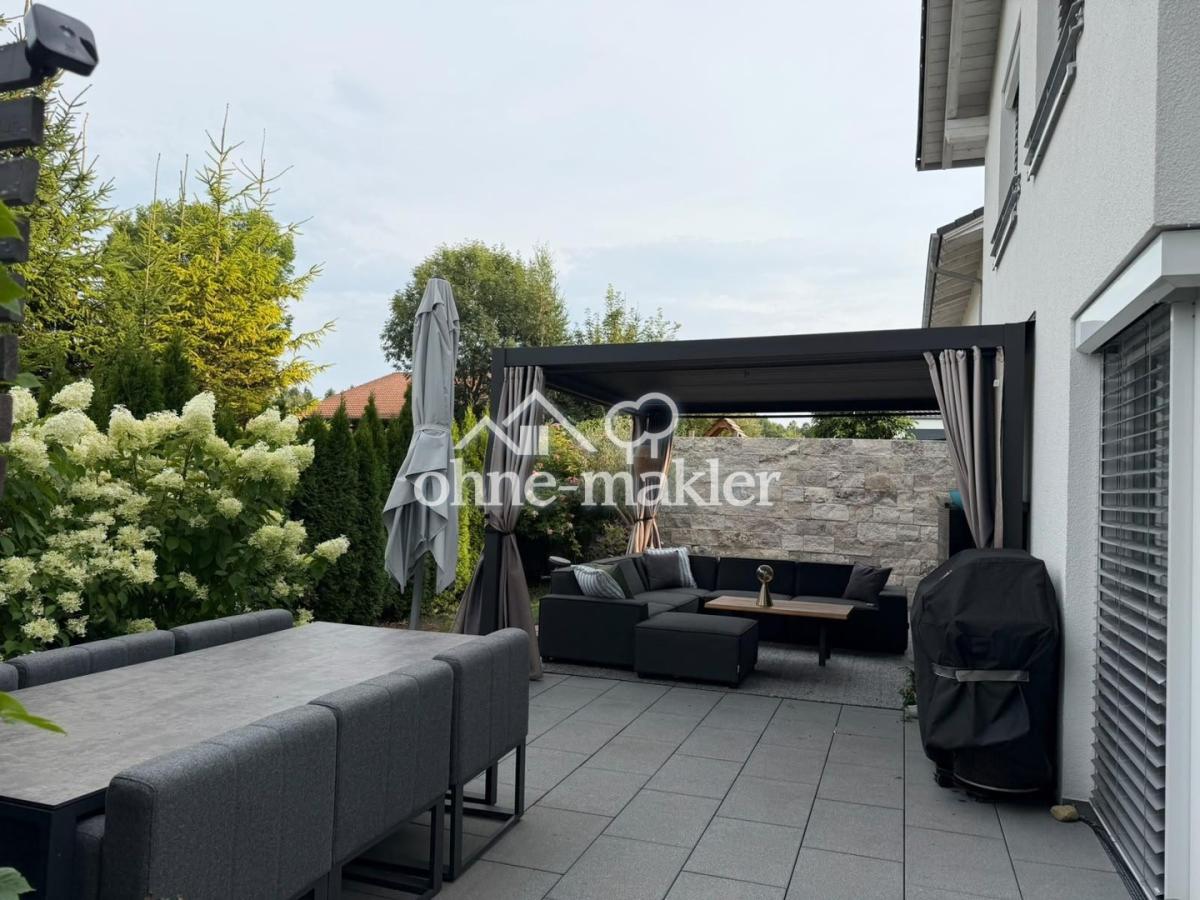 großzügige Terrassenansicht