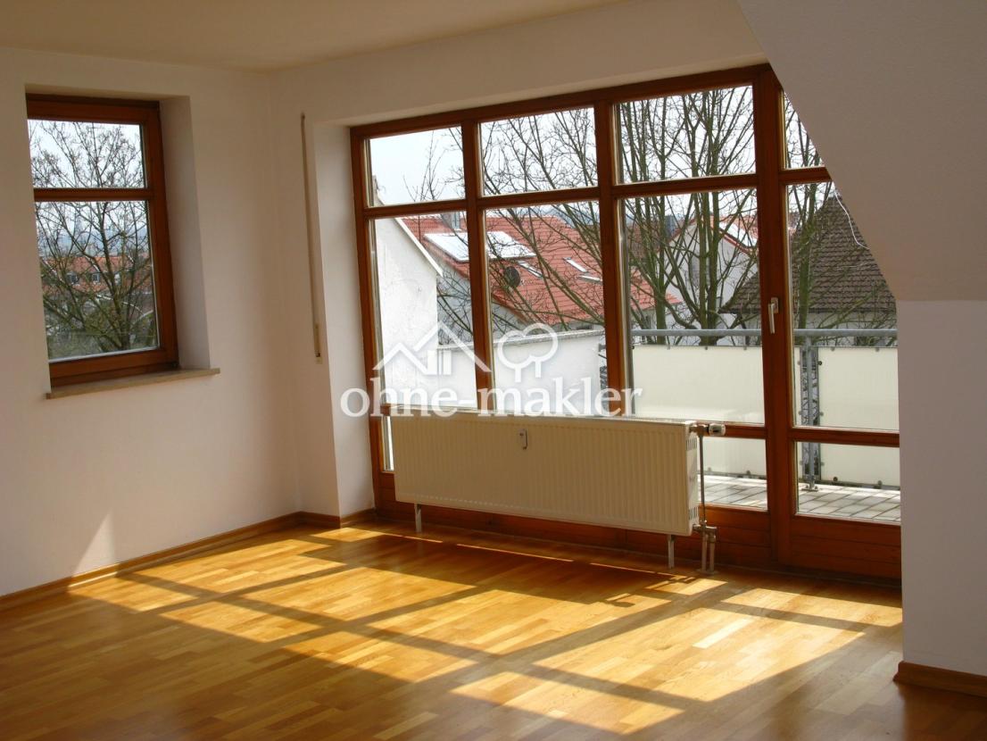 Wohnzimmer-1 u. Balkon