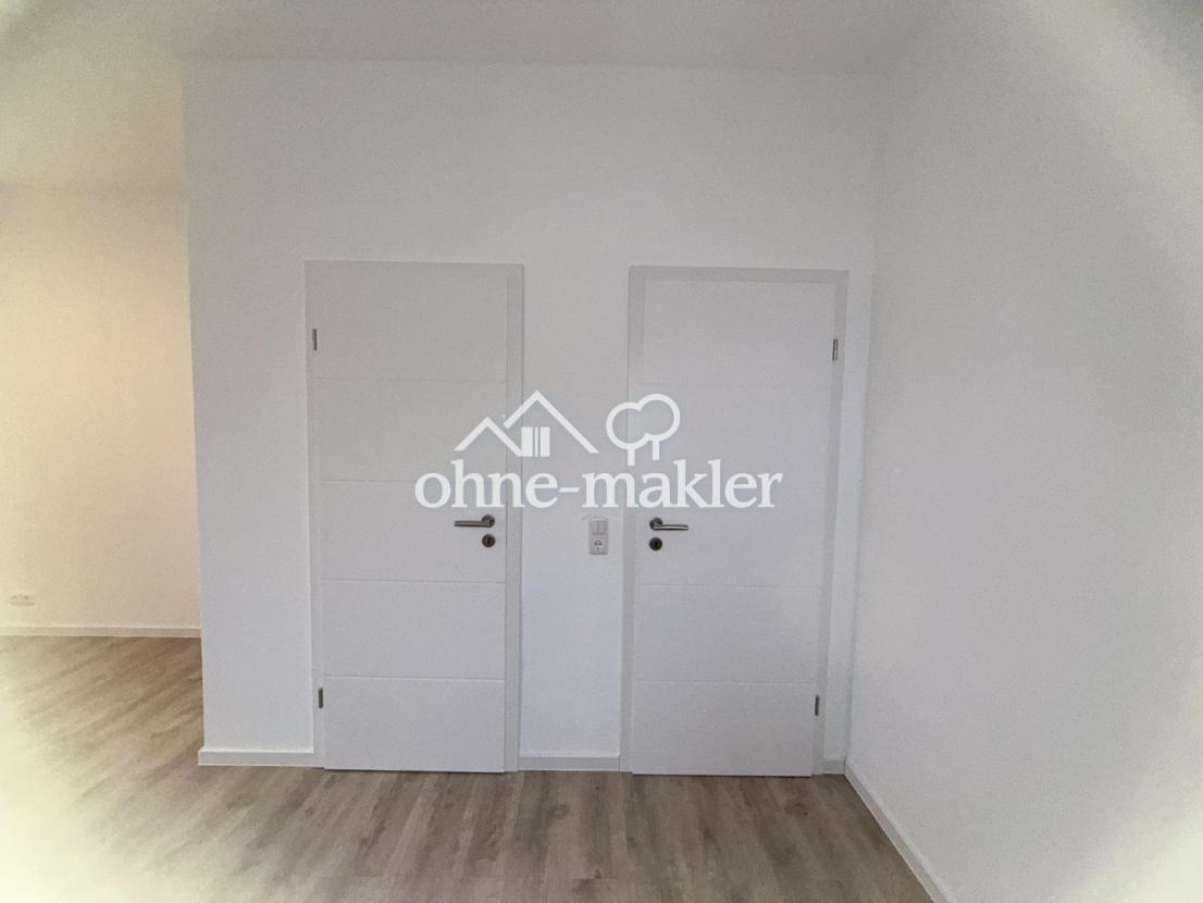 Schlafzimmer mit Abstellbox