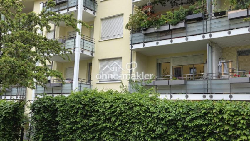 Balkon mit Blick in's Grüne