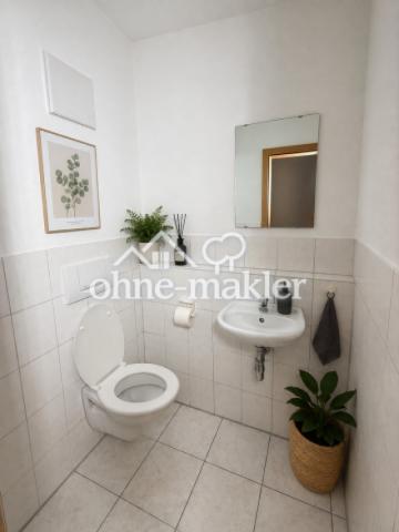 Gästetoilette (mit KI möbliert