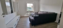 Mit Couch für 6 Personen