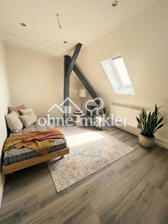 Schlafzimmer möbliert2