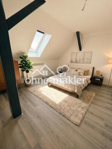 Schlafzimmer möbliert1