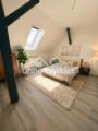Schlafzimmer möbliert1