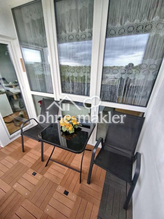 Balkon mit Sitzplatz