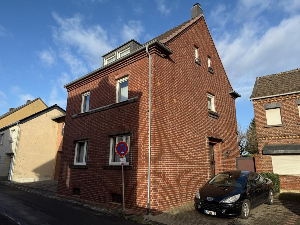 Straßenansicht