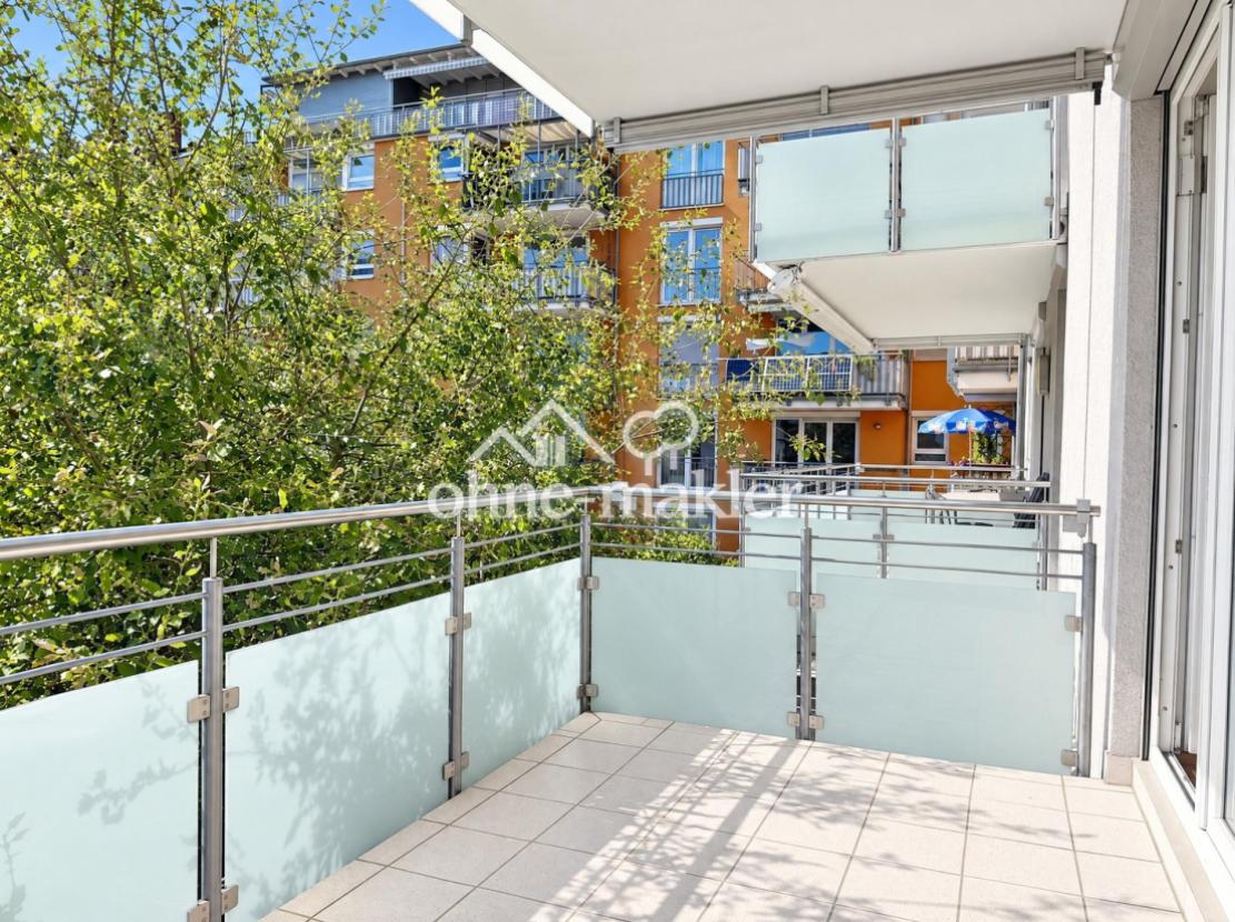 Balkon und Teilmarkise