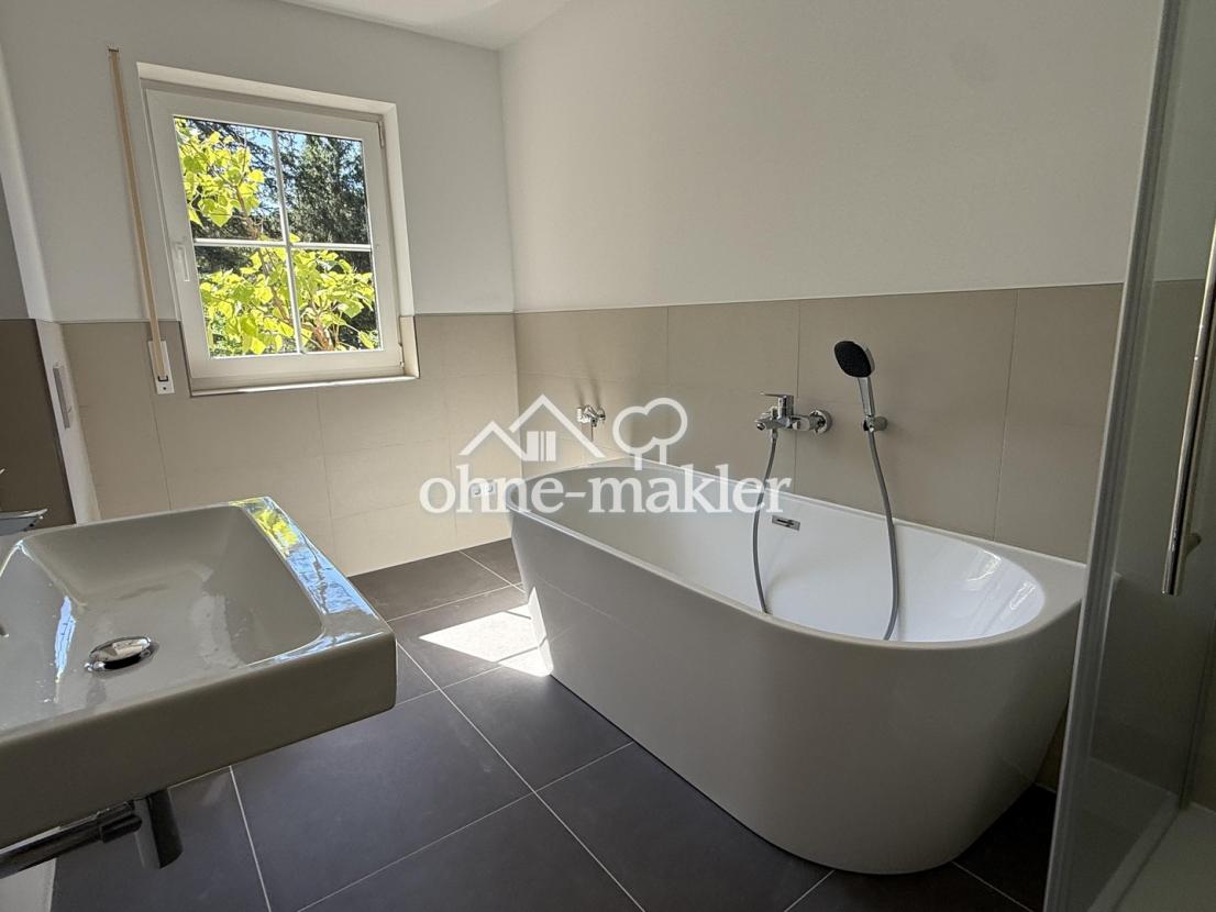 Badezimmer EG NEU Hauptwohnung