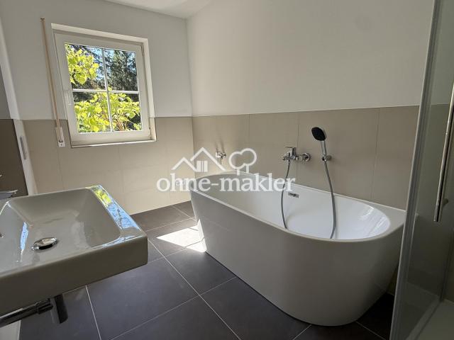Badezimmer EG NEU Hauptwohnung