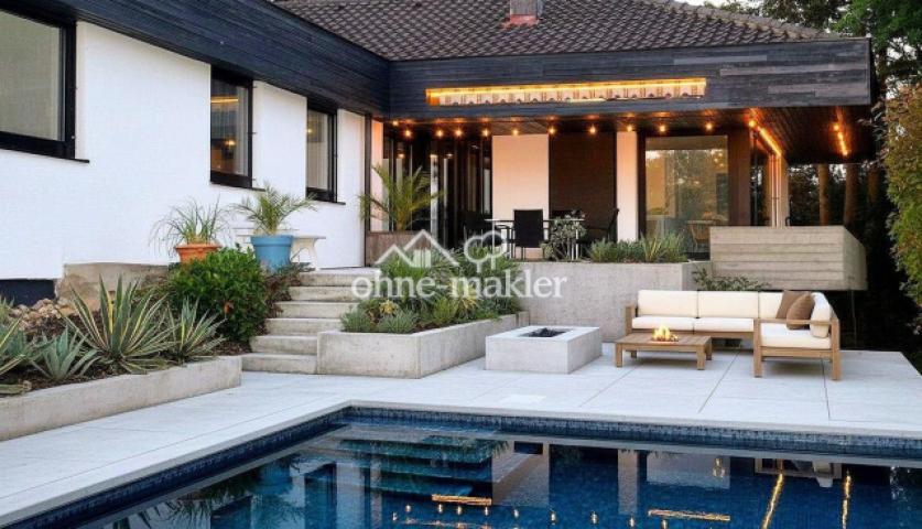 Terrasse mit Poolbereich