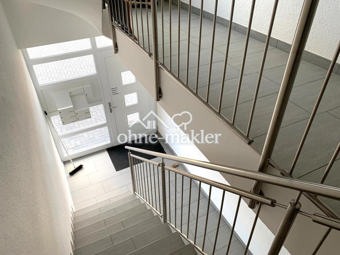 Treppenhaus Blick zum Eingang