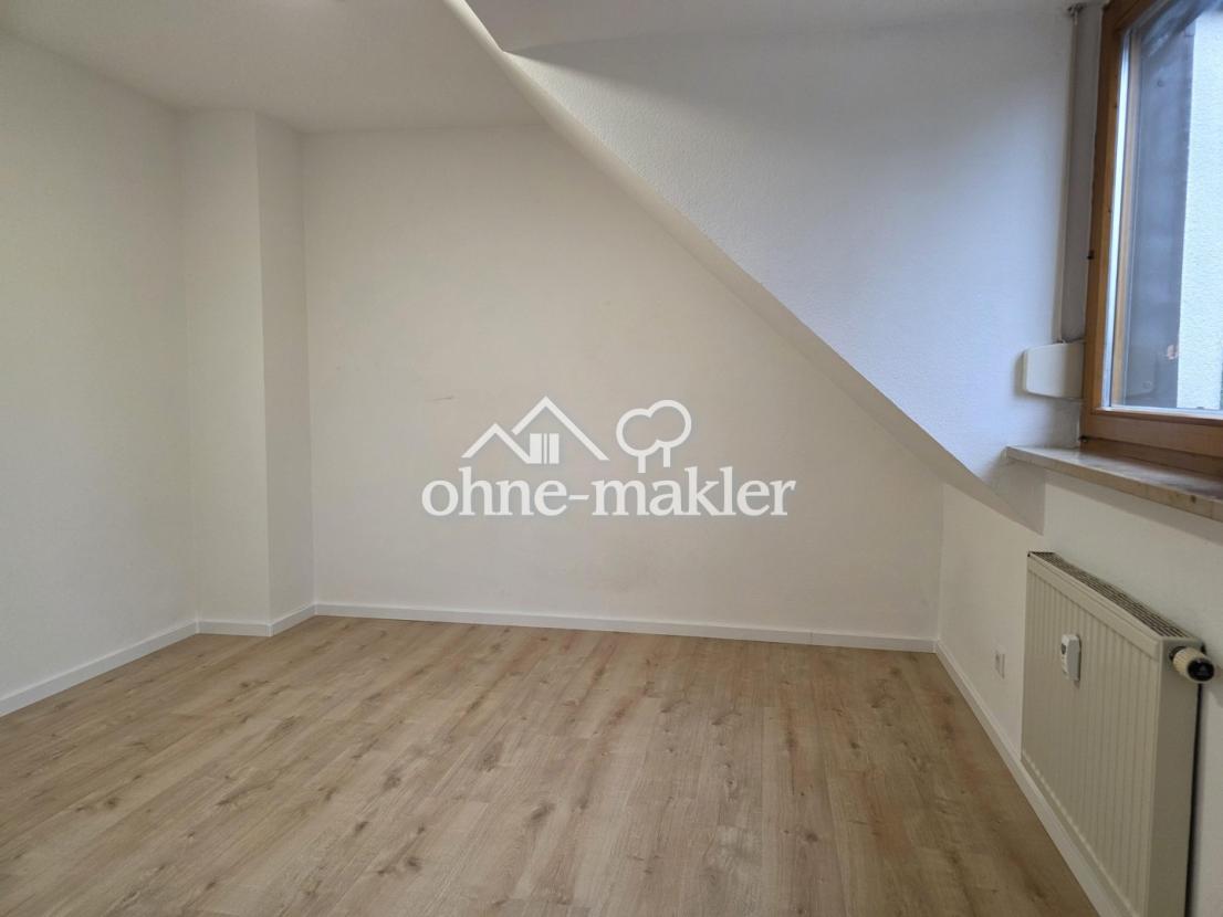Wohn- und Schlafzimmer