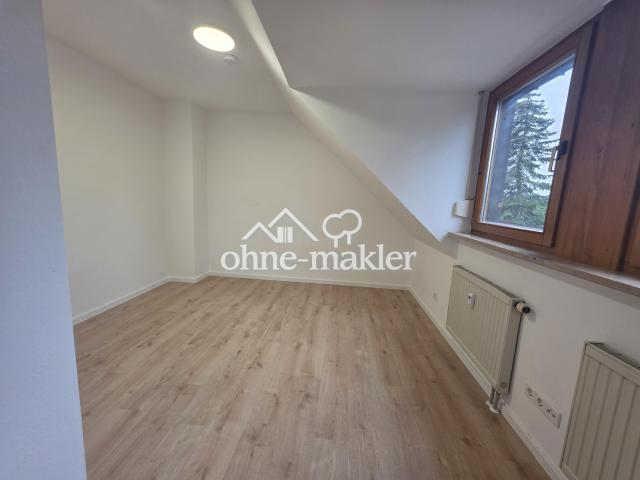 Wohn- und Schlafzimmer