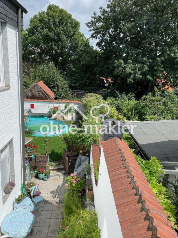 GARTEN IM SOMMER