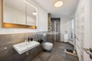 Bad mit bodentiefer Dusche