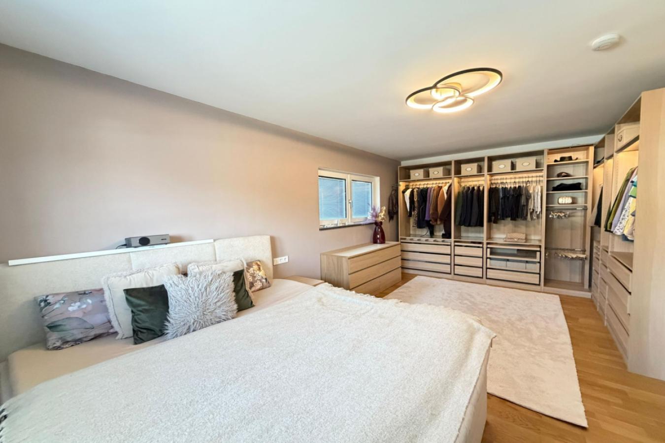 Schlafzimmer + Ankleide