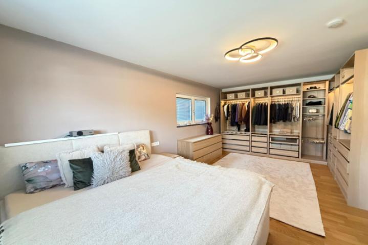 Schlafzimmer + Ankleide