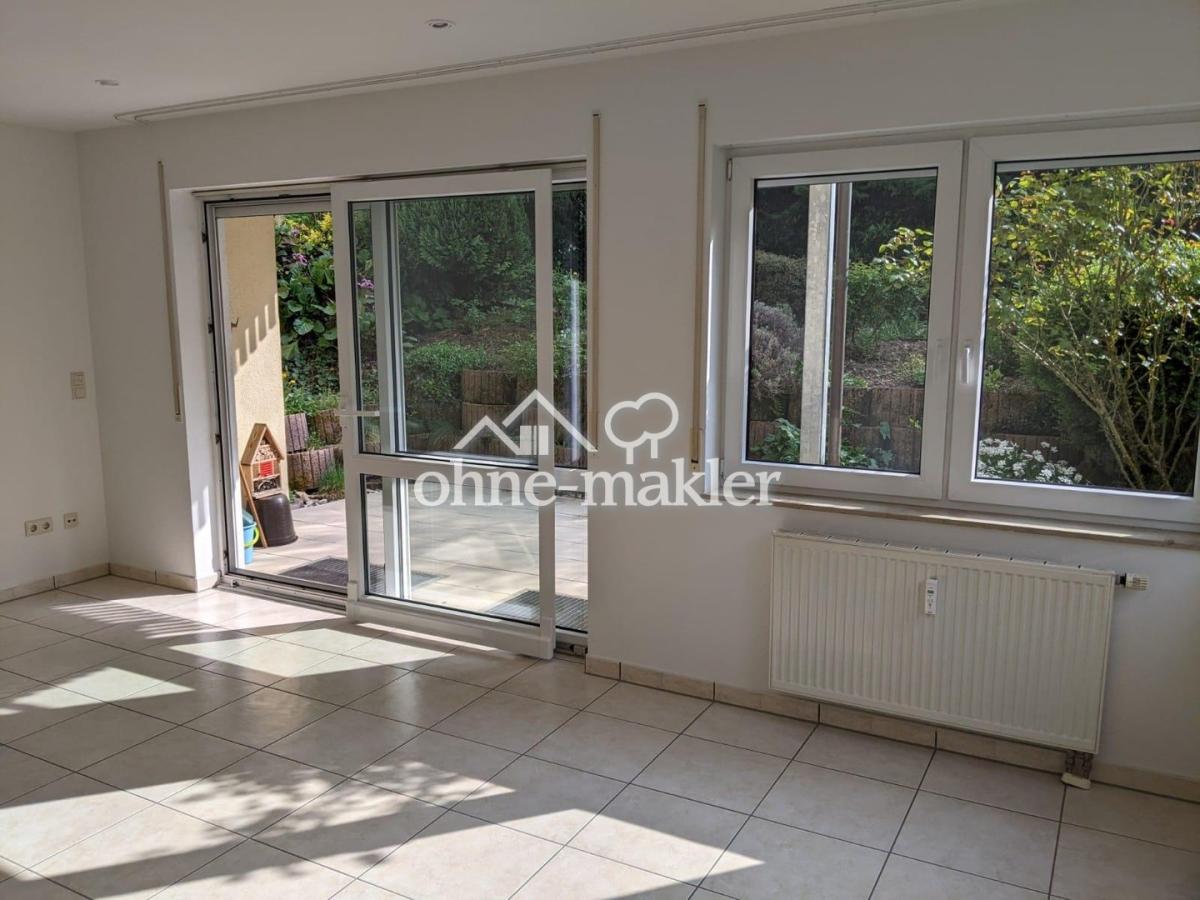 Wohnzimmer/Ausgang Terrasse