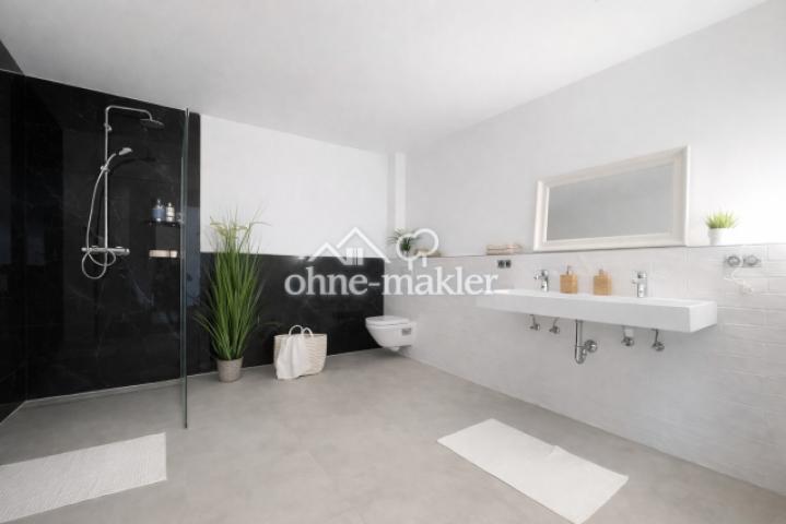 Großzügiges Badezimmer