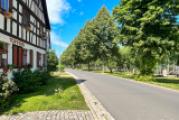 Wohnumgebung mit Park und Spielplatz