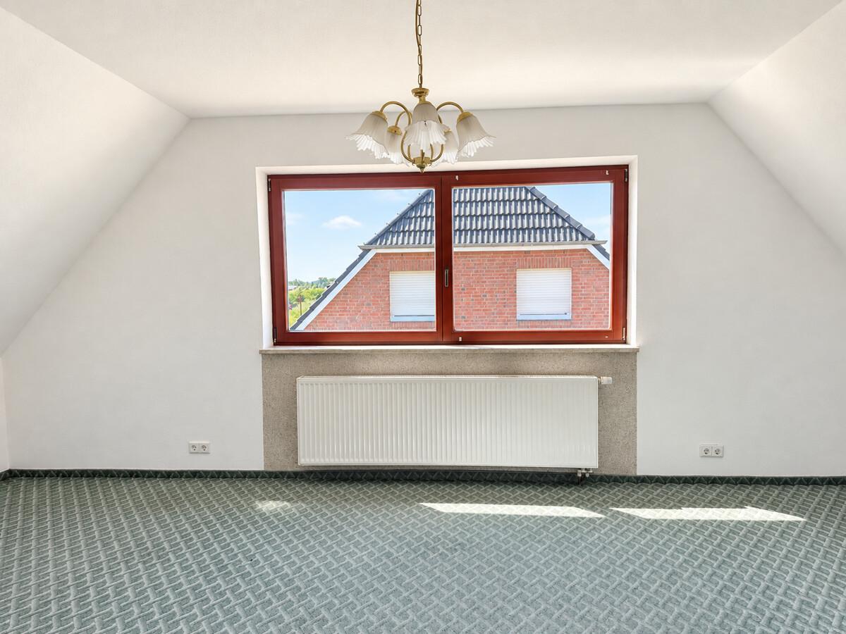 Schlafzimmer DG