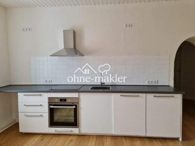 Küche mit Einbauküche