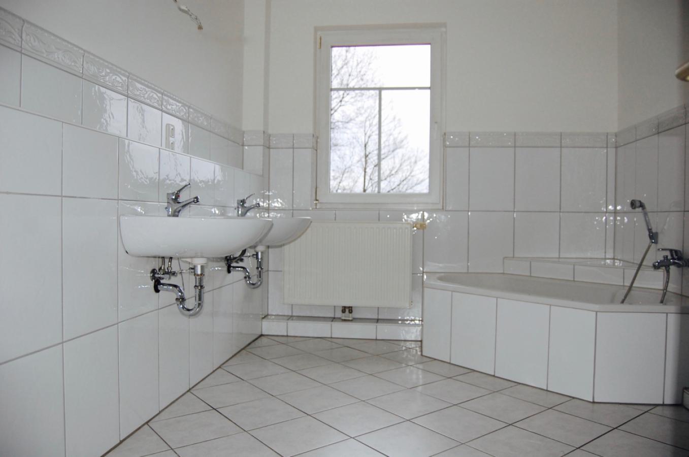 Vollbad mit Badewanne 