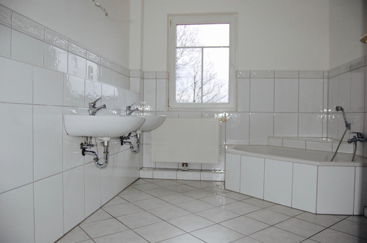 Vollbad mit Badewanne 