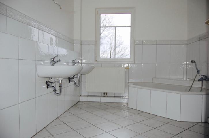 Vollbad mit Badewanne 