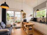 Küche inkl. Terrassenzugang