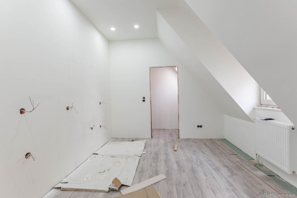 Küche mit Abstellraum Dachgeschoss