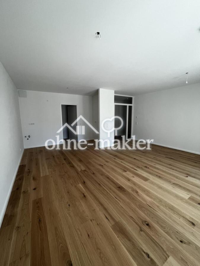 Wohnzimmer & Küche 