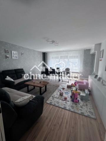Wohn-Esszimmer möbliert