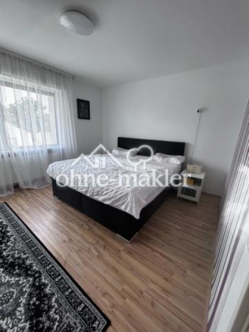 Schlafzimmer möbliert